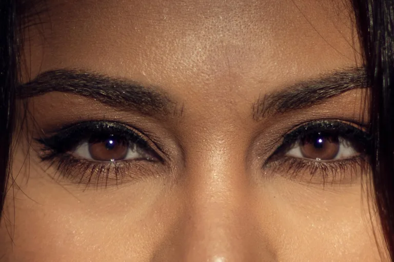 5 bonnes raisons de passer à l’eye-liner semi-permanent à Châteaubriant